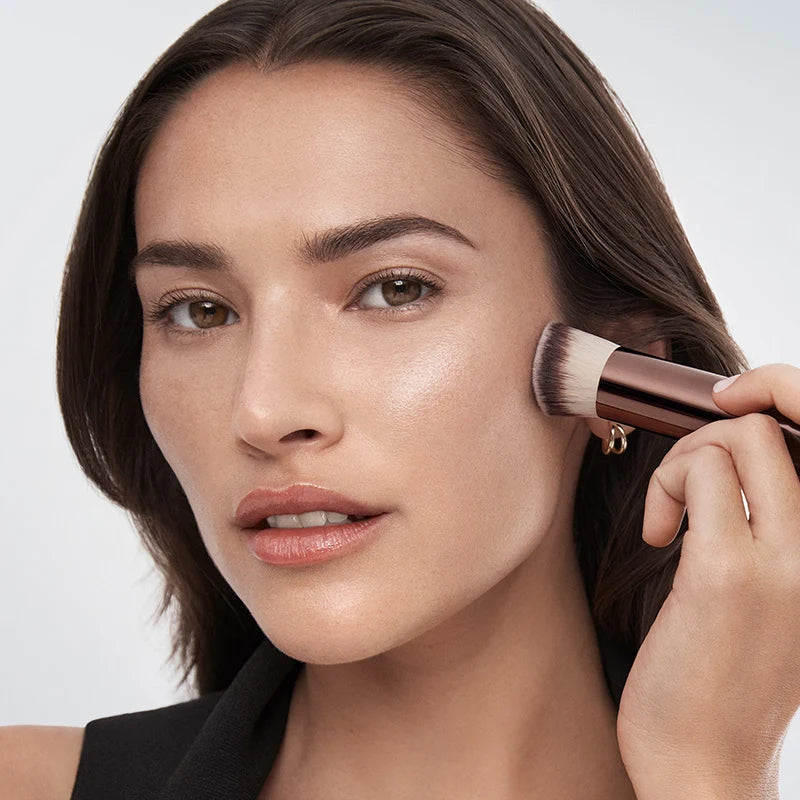 Hourglass Vanish Seamless Finish Foundation Brush